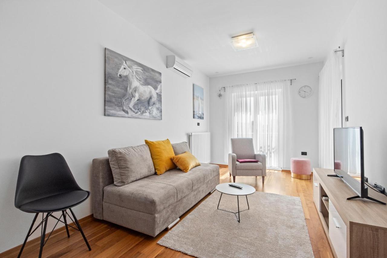 Feniks Fazana Apartman المظهر الخارجي الصورة